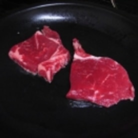 タジンで焼く 牛ロースステーキ レシピ 作り方 By 一点集中力 楽天レシピ タジンで焼く 牛ロースステーキ レシピ 作り方 By 一点集中力 楽天レシピ